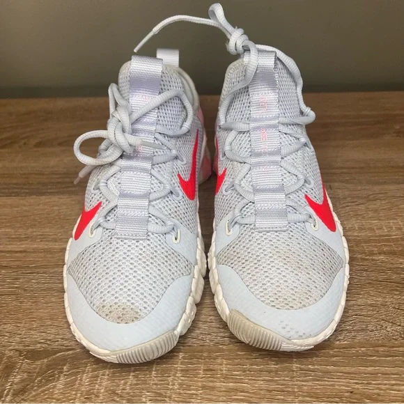 Nike Free Metcon 3 Womens 9 Football Grey Bright Crimson Training Shoes - Picture 2 of 7